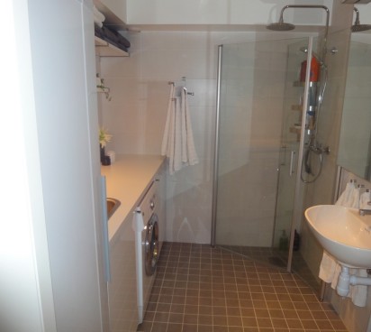 Badrum kombinerat med tvättstuga i Skogås